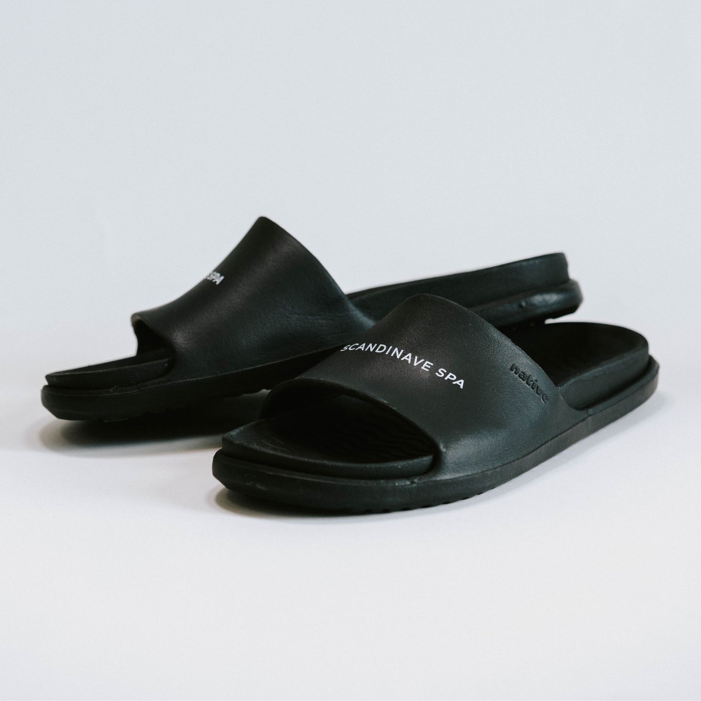 SLIDE SANDALS + WATER BOTTLE